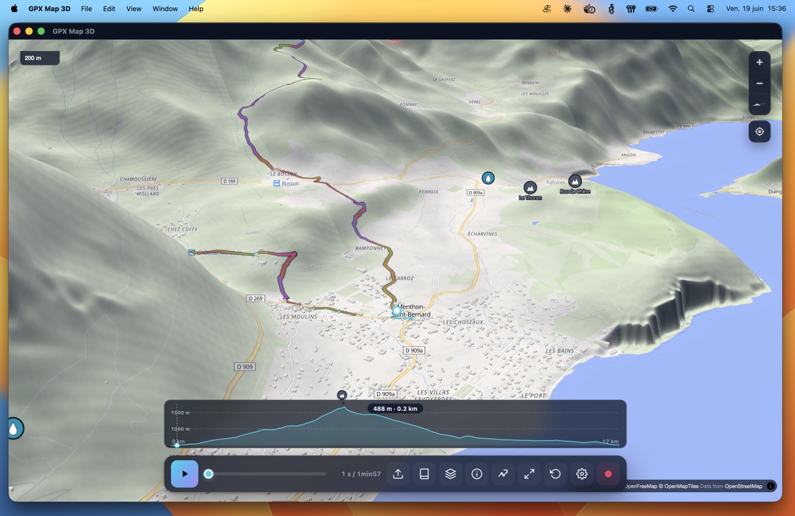 GPX Map 3D — o visualizador 3D com uma rota de caminhada em relevo real, câmara chase a seguir o ponto da frente.